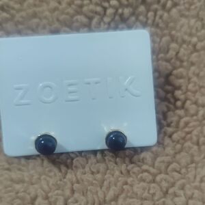 Zoetik Black Stud Earrings